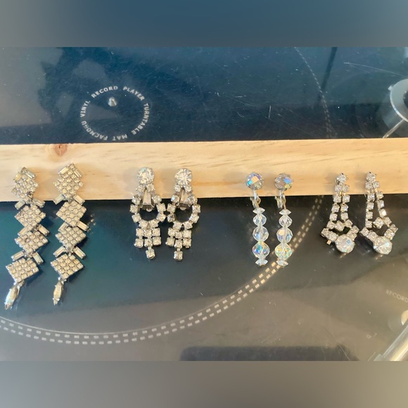 Bundle of Four Pairs of Glamorous Vintage Rhinestone Clip-On Earrings - Picture 6 of 11